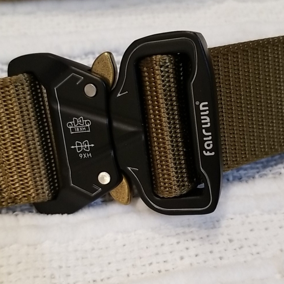 Fairwin Men's Tactical Belt - Picture 2 of 3
